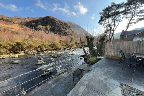 Riverside Terrace.JPEG