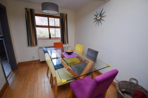 Dining Area.JPG