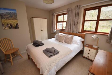Bedroom 1.JPG