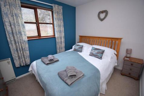 Bedroom 2.JPG