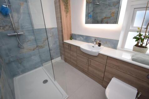 Bathroom.JPG