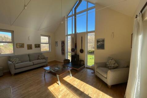 Living Room (1).JPEG