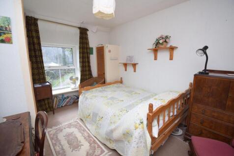 Bedroom 2.JPG