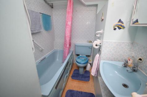 Bathroom.JPG