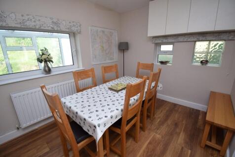 Dining Area.JPG