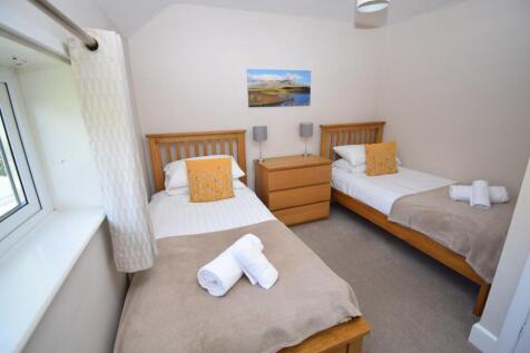 Bedroom 2.JPG
