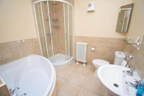 Bathroom.JPG