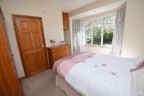 Bedroom 1.JPG