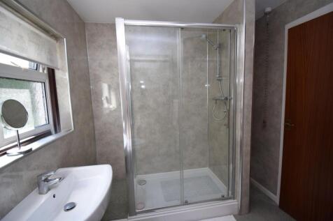 Shower Room 2.JPG