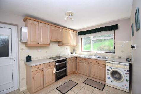 Kitchen 2.JPG