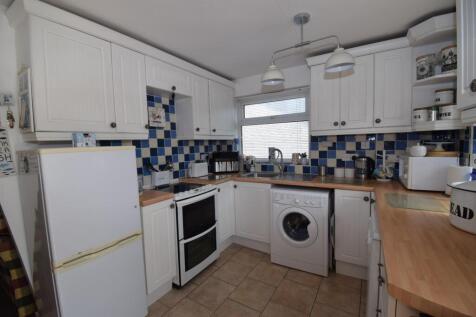 Kitchen 3.JPG