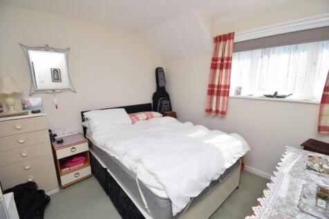 Bedroom 2.JPG