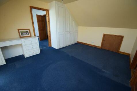 Bed 2 and Through Room.JPG