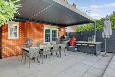 Outdoor Kitchen
