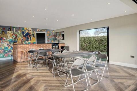 Dining Room/Bar