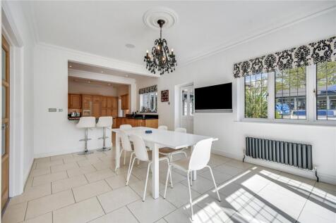 Breakfast Room