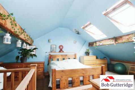 USEABLE LOFT SPACE