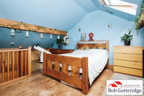 USEABLE LOFT SPACE