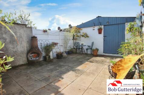 ENCLOSE REAR YARD