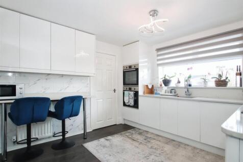 FITTED KITCHEN/BREAKFAST ROOM