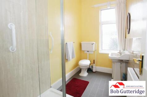 FIRST FLOOR SHOWER ROOM