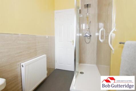 FIRST FLOOR SHOWER ROOM