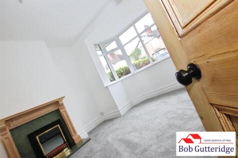 BAY FRONTED SITTING ROOM