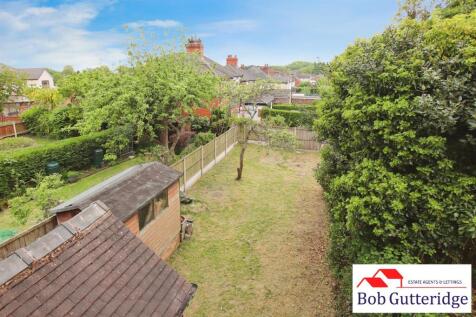 ENCLOSED REAR GARDEN