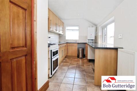 FITTED KITCHEN