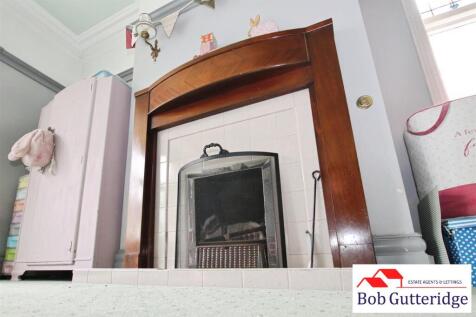 BAY FRONTED SITTING ROOM