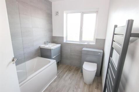 LUXURY FIRST FLOOR BATHROOM