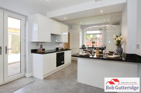 BEAUTIFUL NEW OPEN PLAN FITTED KITCHEN / DINER