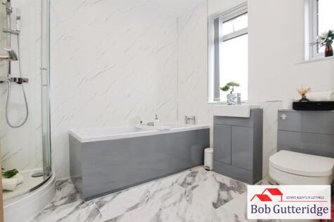 FIRST FLOOR LUXURY FOUR PIECE BATHROOM