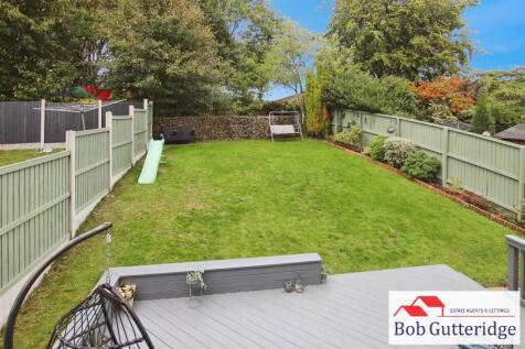 ENCLOSED REAR GARDEN