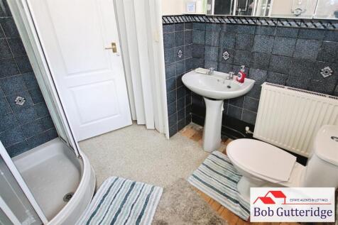 GROUND FLOOR SHOWER ROOM