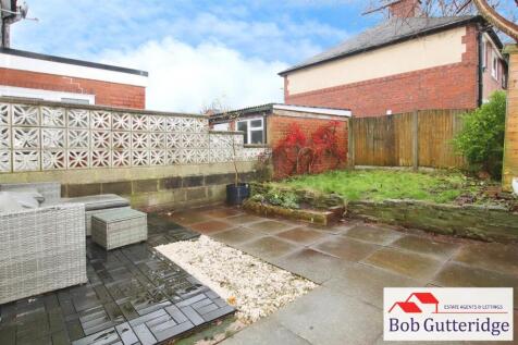 ENCLOSED REAR GARDEN