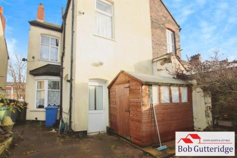 ENCLOSED REAR GARDEN