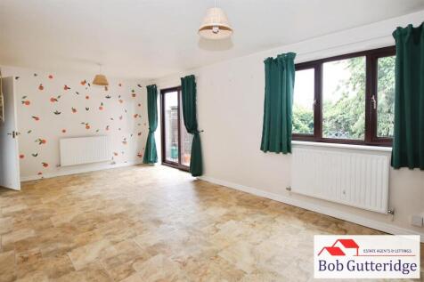 FULL WIDTH LOUNGE / DINING ROOM