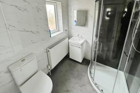 263c4f7d-Shower 20room.jpg