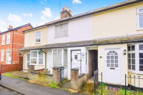 2 Bedroom Houses For Sale in Chertsey, Surrey - Rightmove