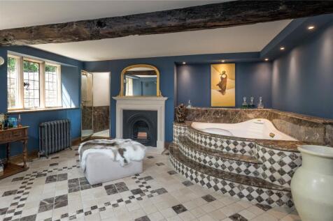 En Suite Bathroom