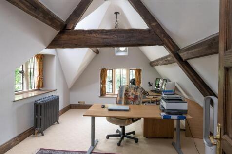 Bedroom / Study