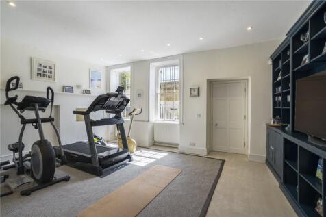 Gym/Apartment
