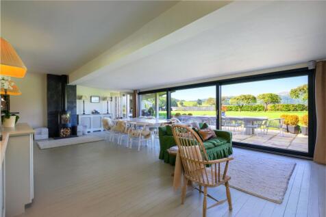 Sitting/ Dining Room