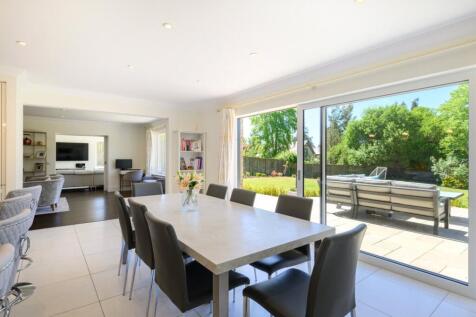 Kitchen/ Dining Room