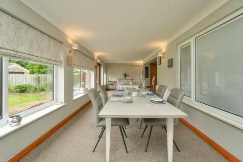 Reception Room / Dining Area