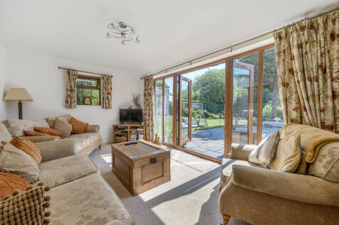 The Cottage Loung...