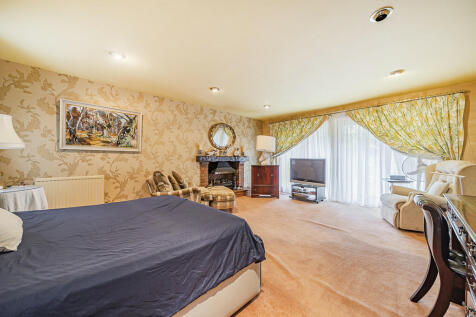 Principle Bedroom...