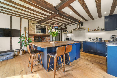 Kitchen/Breakfast...