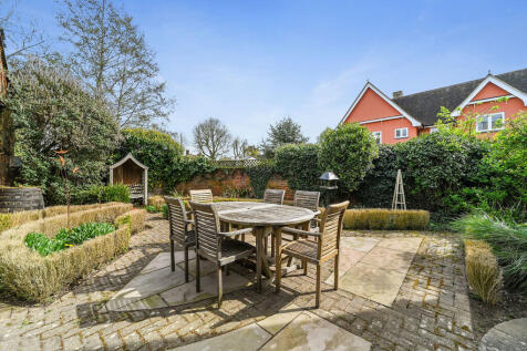 Terrace and Walle...